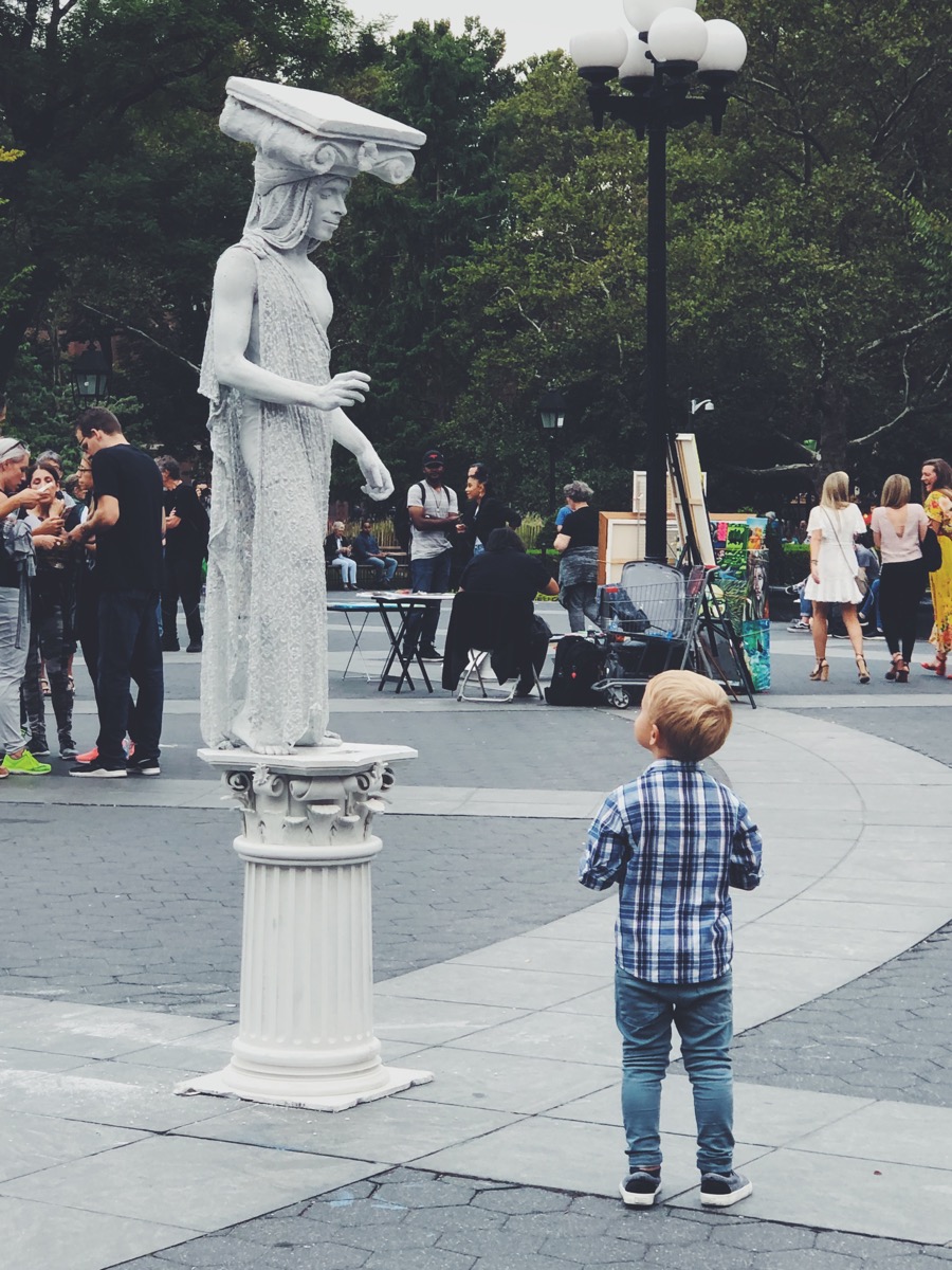 2019/09/15/thumbnail/boy&statue.JPG