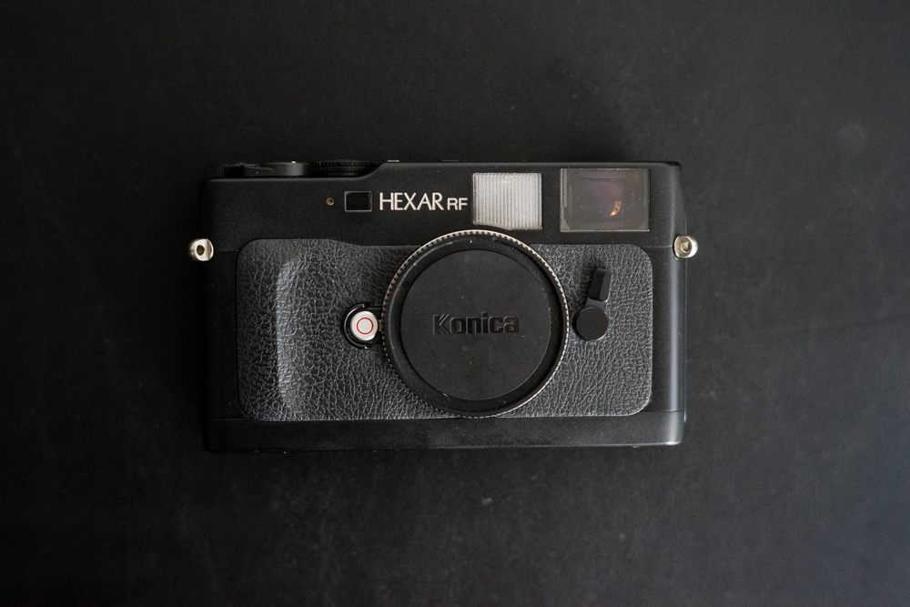 ↑入的是145编号的后期版机身，镜头释放按钮外多了一圈金属环