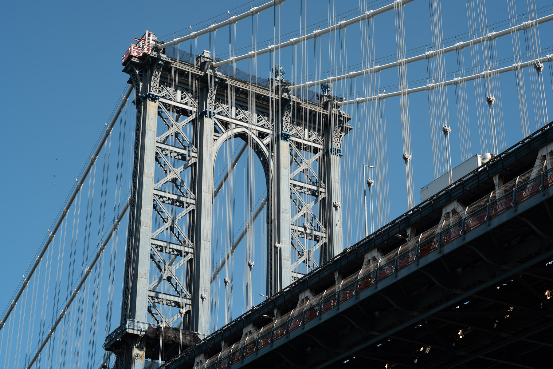 ↑远处的Manhattan Bridge