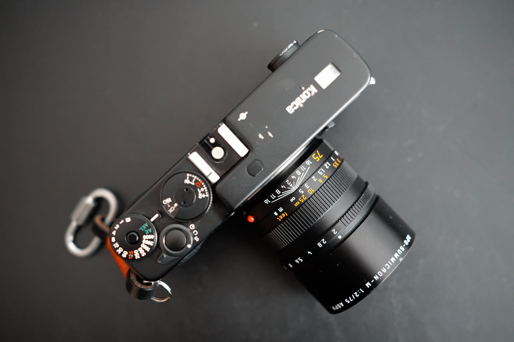 ↑镜头较长不如35 2A来的和谐