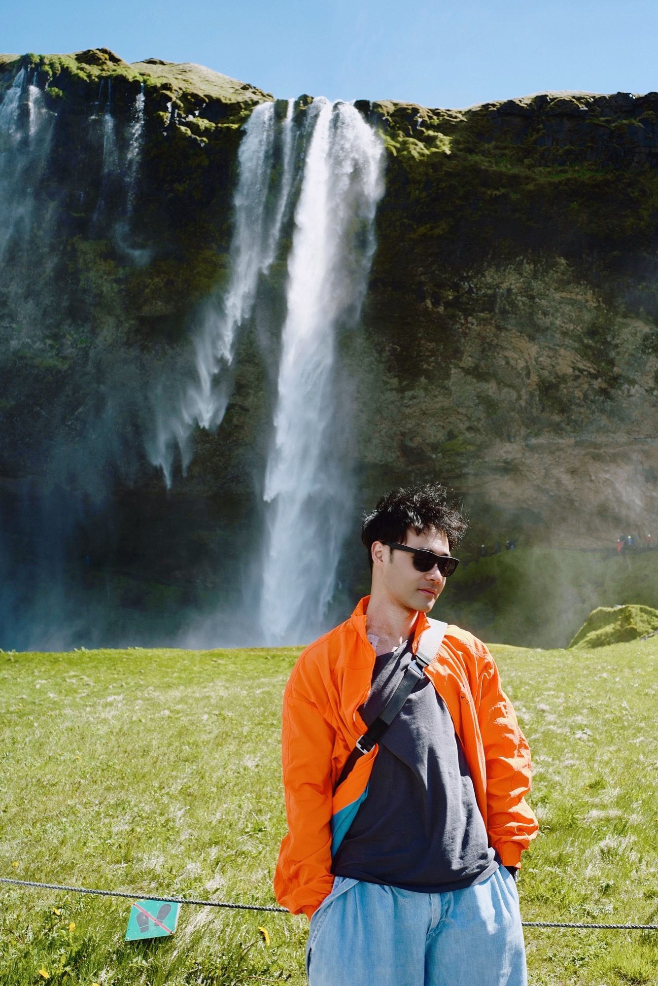 （出行前两周在Mammoth练前空翻摔断锁骨了，刚做完手术右手抬不起来没法扎辫子，索性就剃掉留3年的长发了）