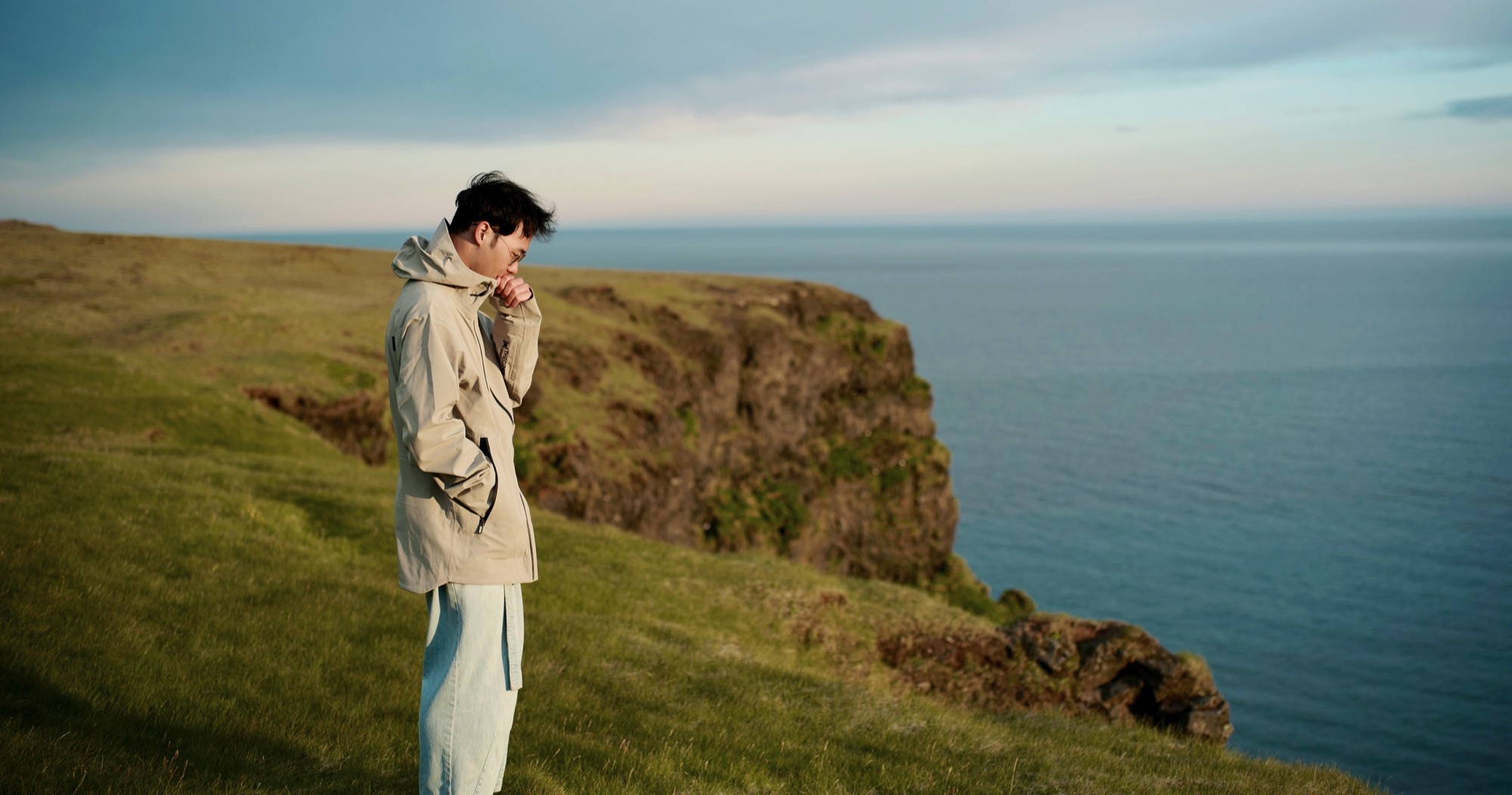 假装四处看风景