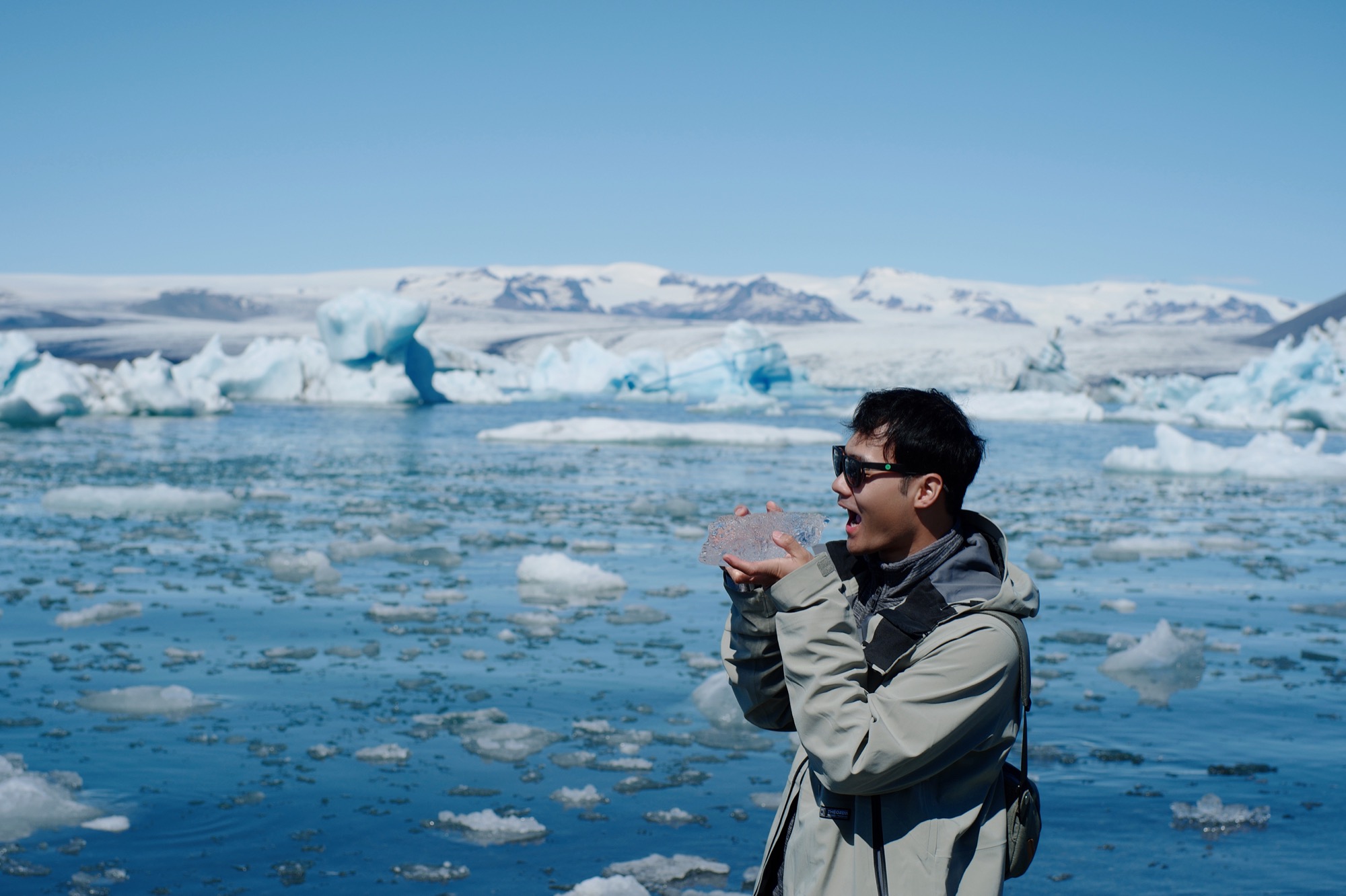 上百年的冰块拿来做鸡尾酒一定很棒