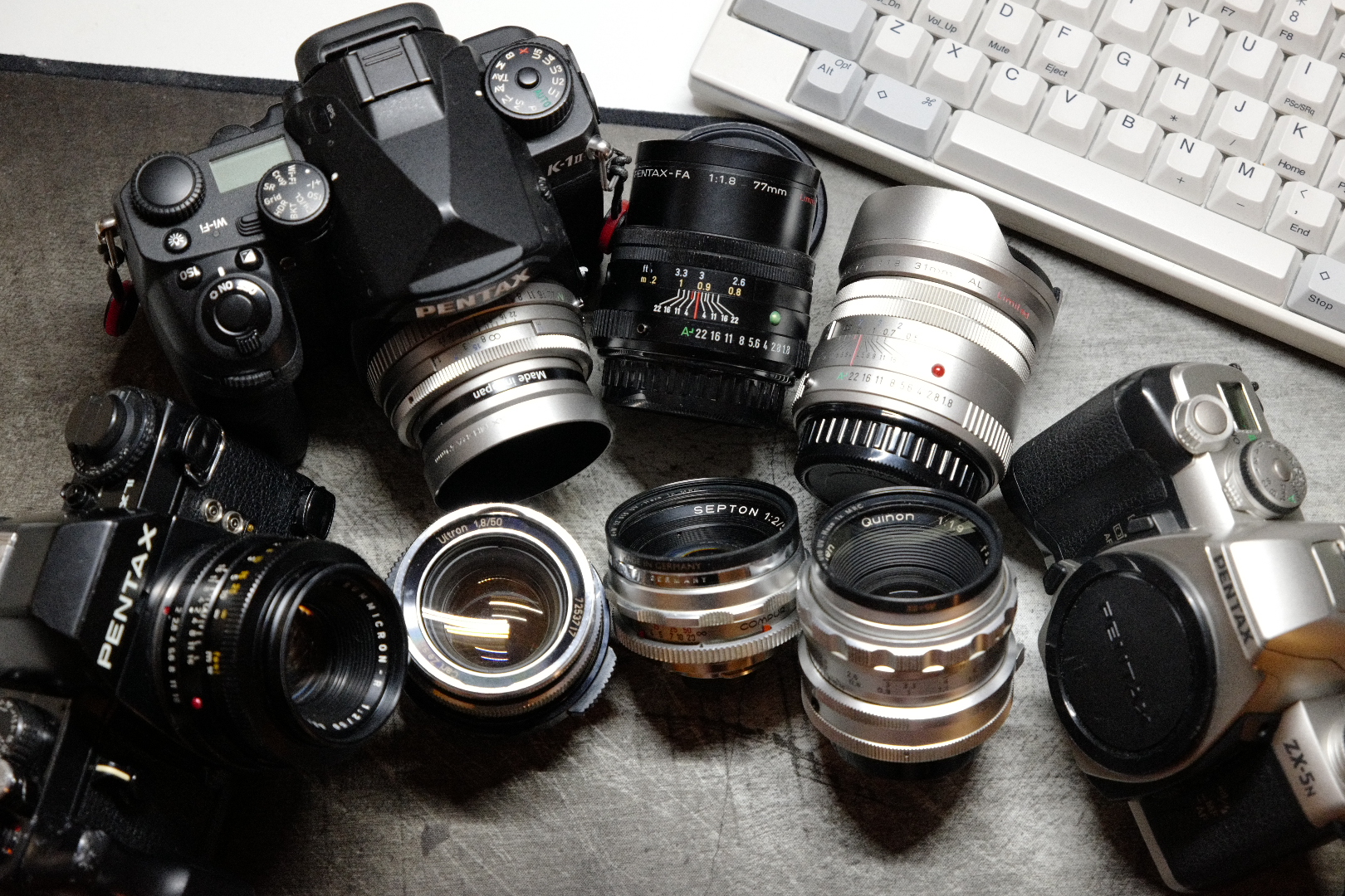 不知不觉攒了好多宾得的器材